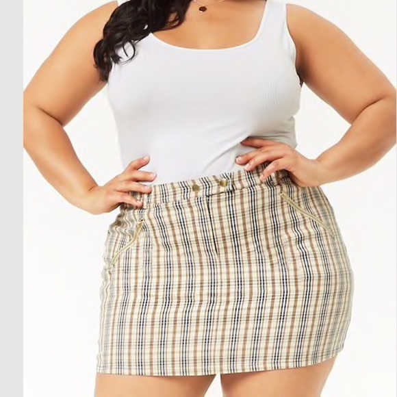 Plus size plaid miniskirt - Picture 1 of 5
